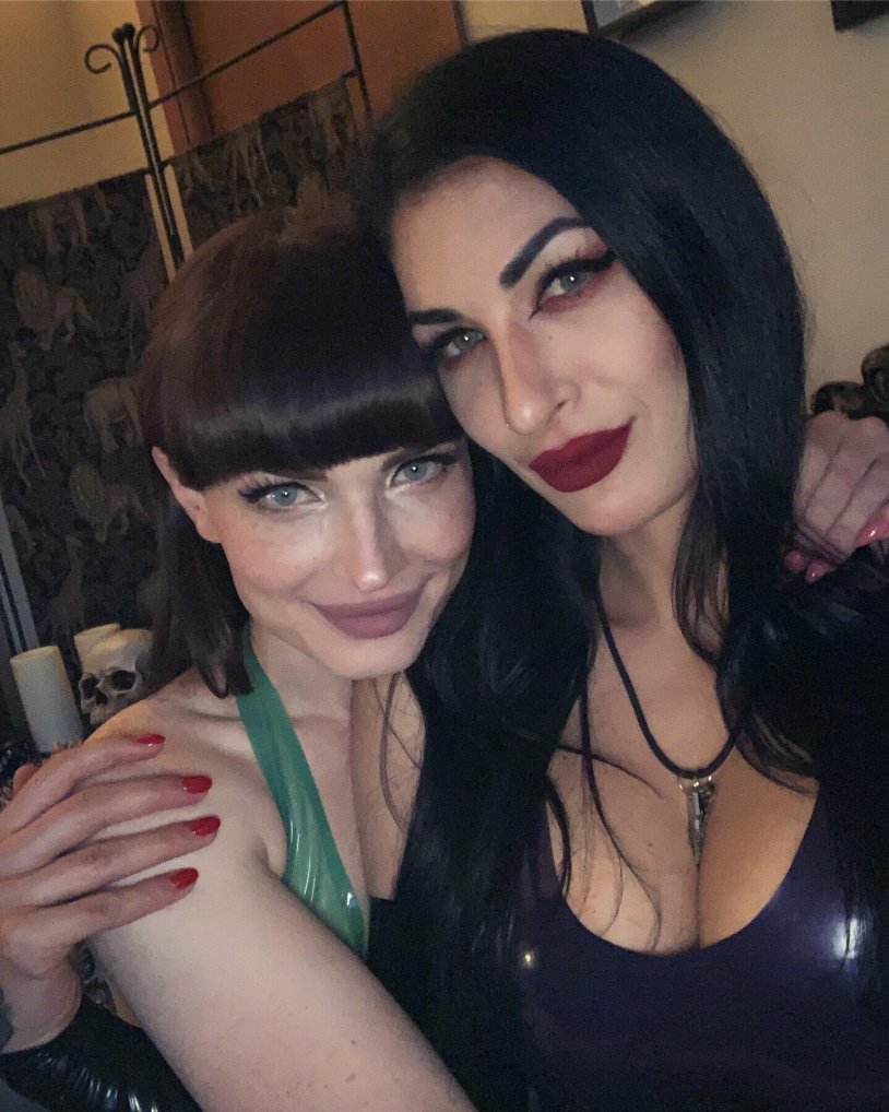 Natalie Mars Ella Holivud