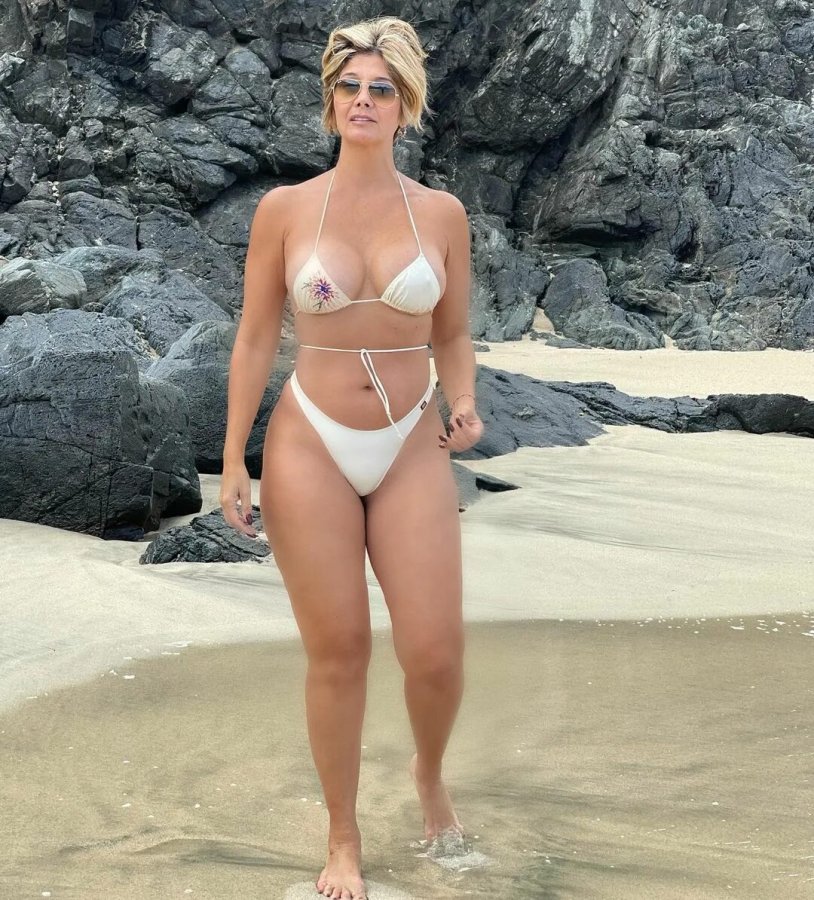 MoniceSt Mónica in a swimsuit