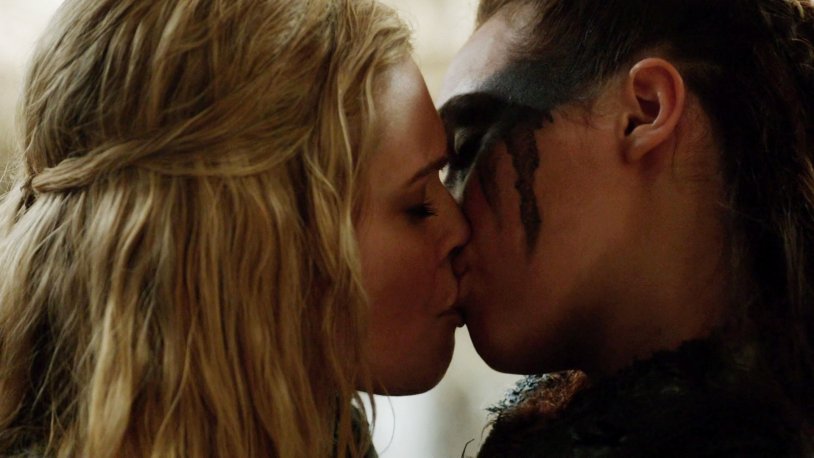 Clark and Lexa bed stage