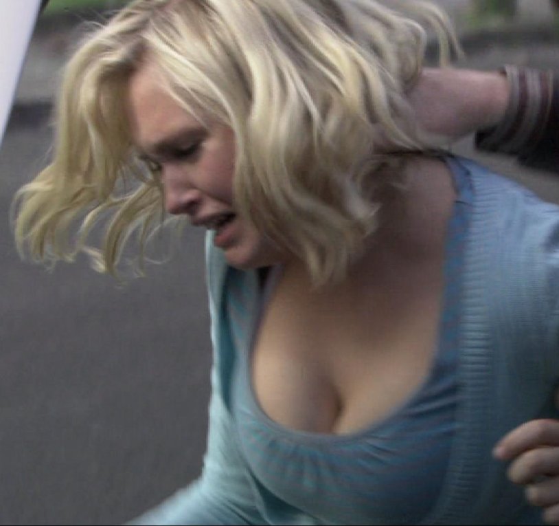 Eliza Taylor breasts
