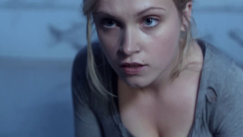 Eliza Taylor a hundred bed