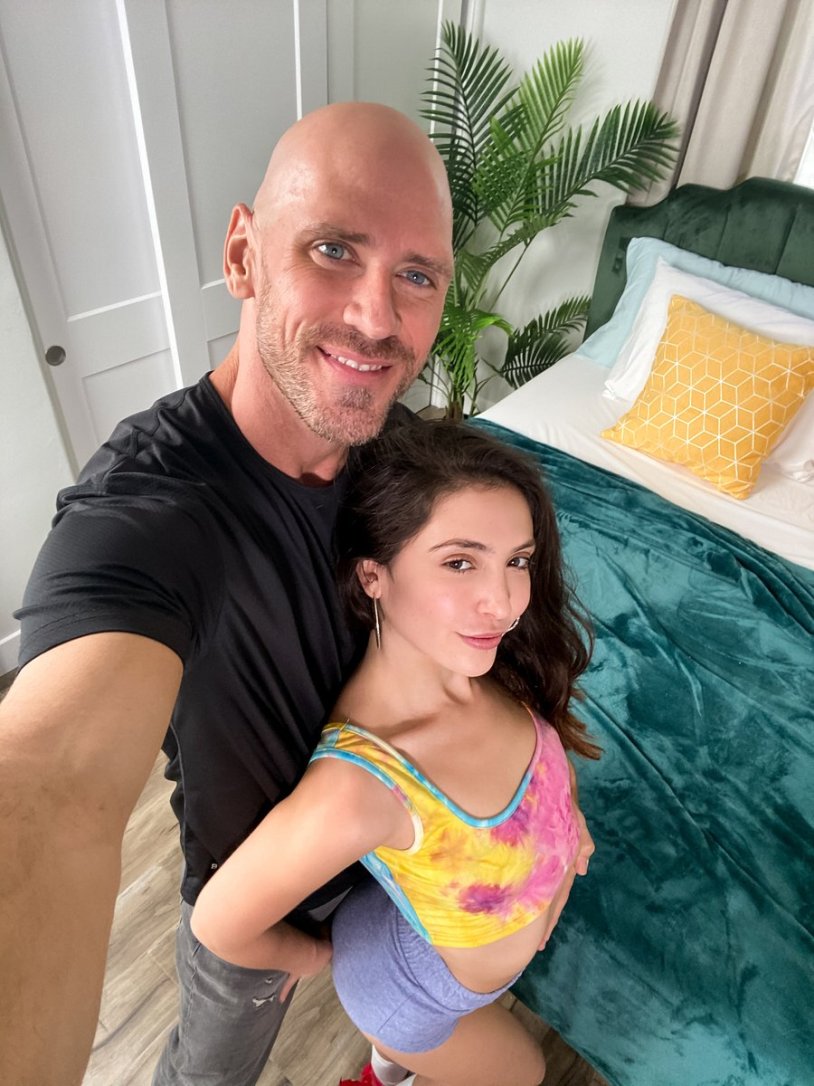 Mettyu Hatts Twiter member egg photo