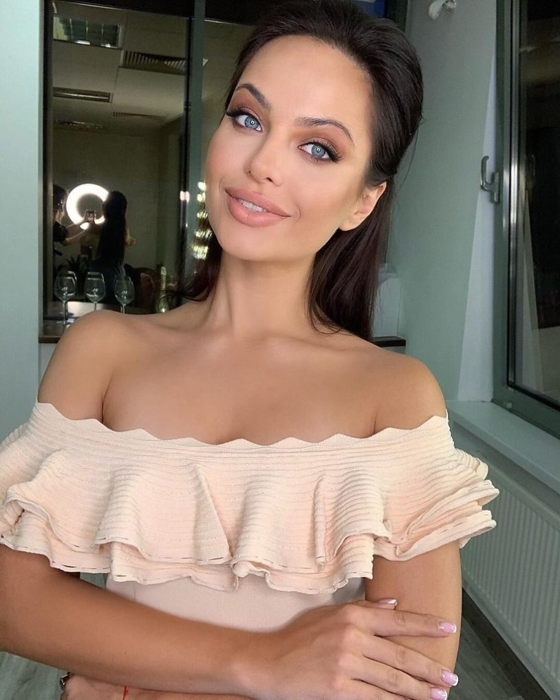 The double of Angelina Jolie