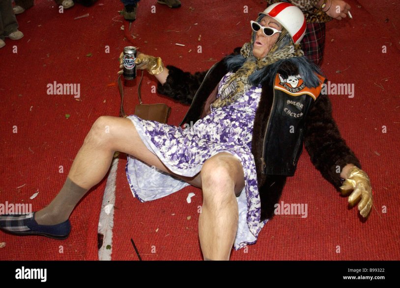 Naked women old women sleep drunk