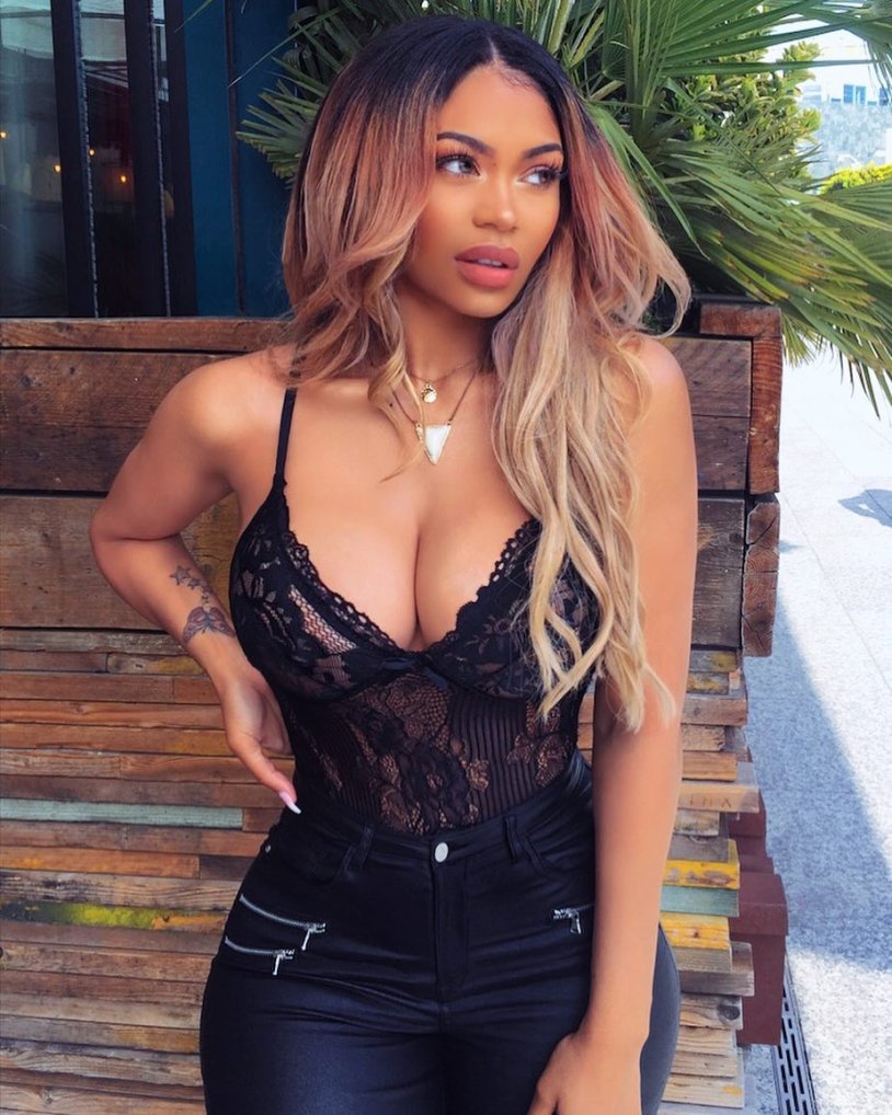 The figure of the girl