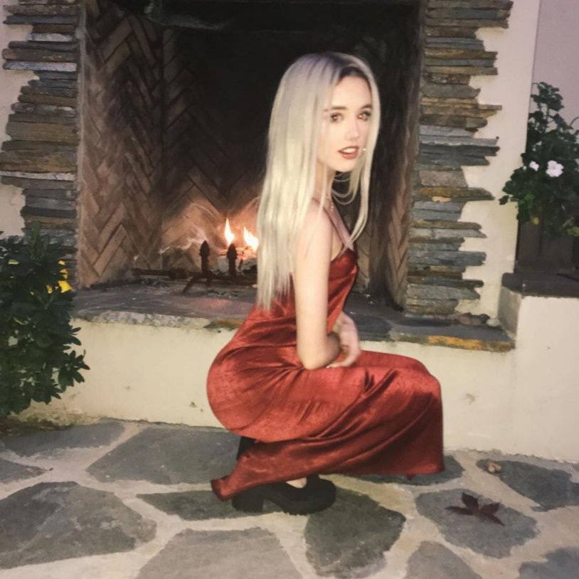 Elina Karimova blonde