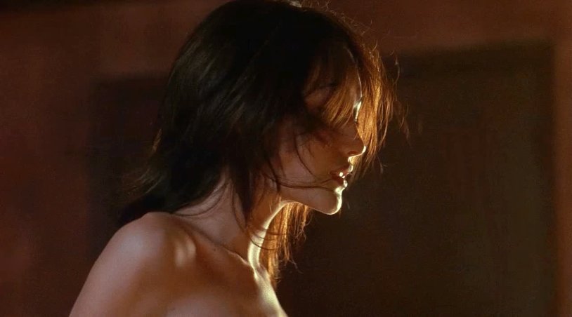 Maggie Kew without panties