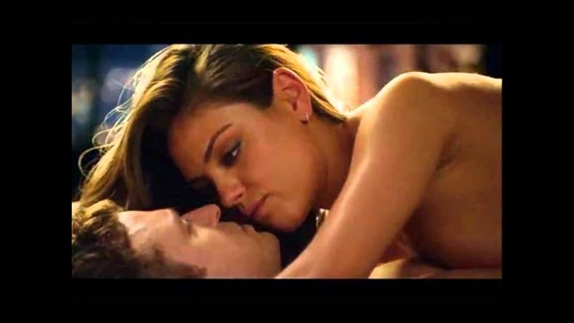 Emma Stone bed stage