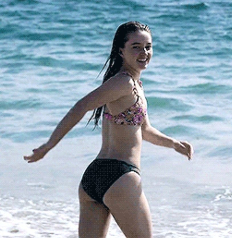 Kaitlyn Dever Bikini