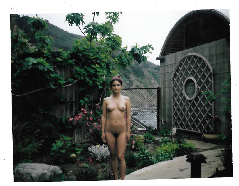 Naked actress Natalie Kelly