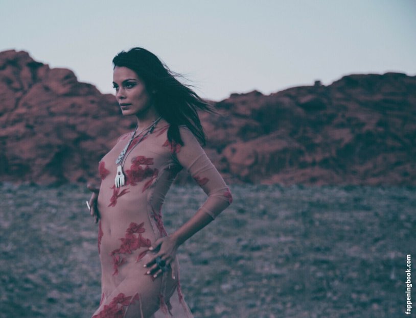 Natalie Kelly Erotic scenes