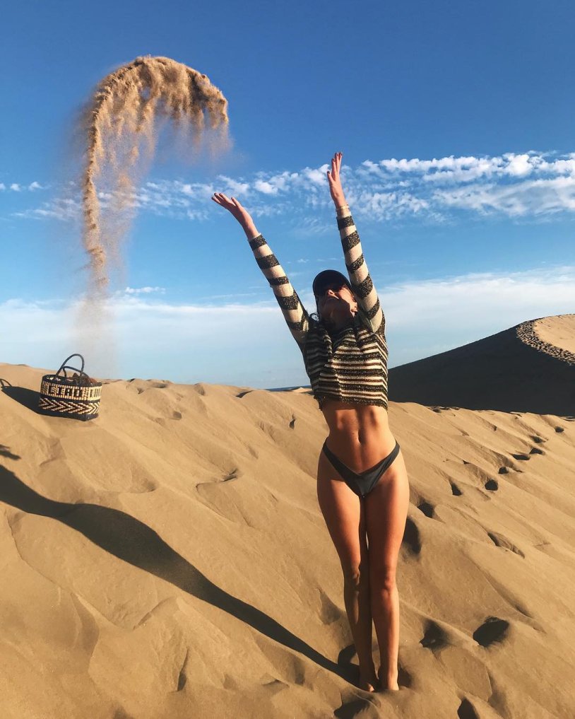 Alici Agneson bikini back