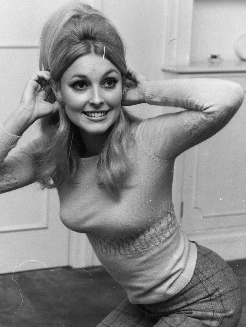 Sharon Tate 12 chairs