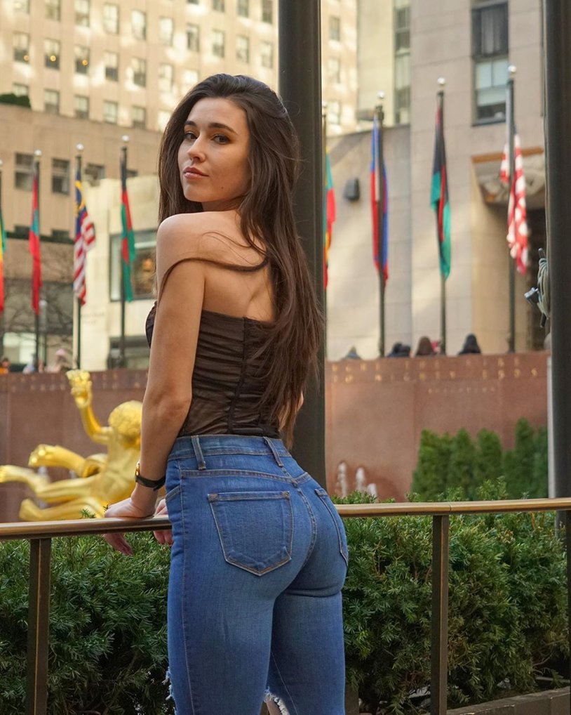 Audrey Bitoni and Johnny Castle