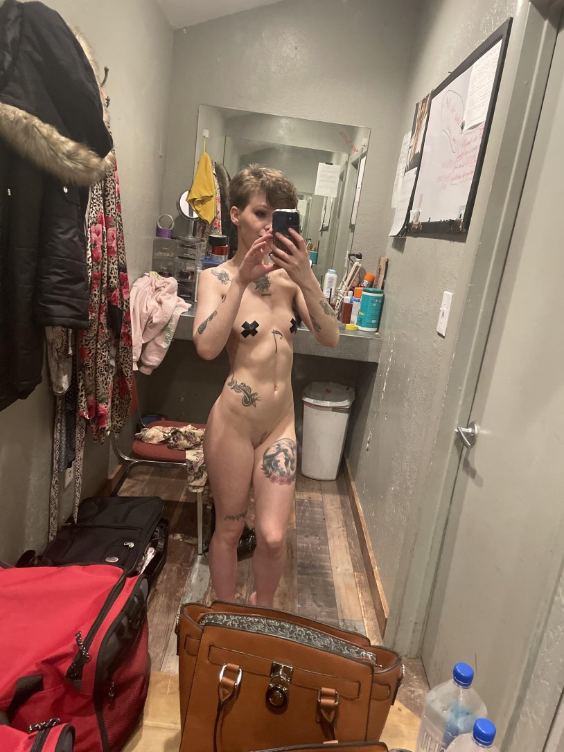 Naked girls in the fitting room