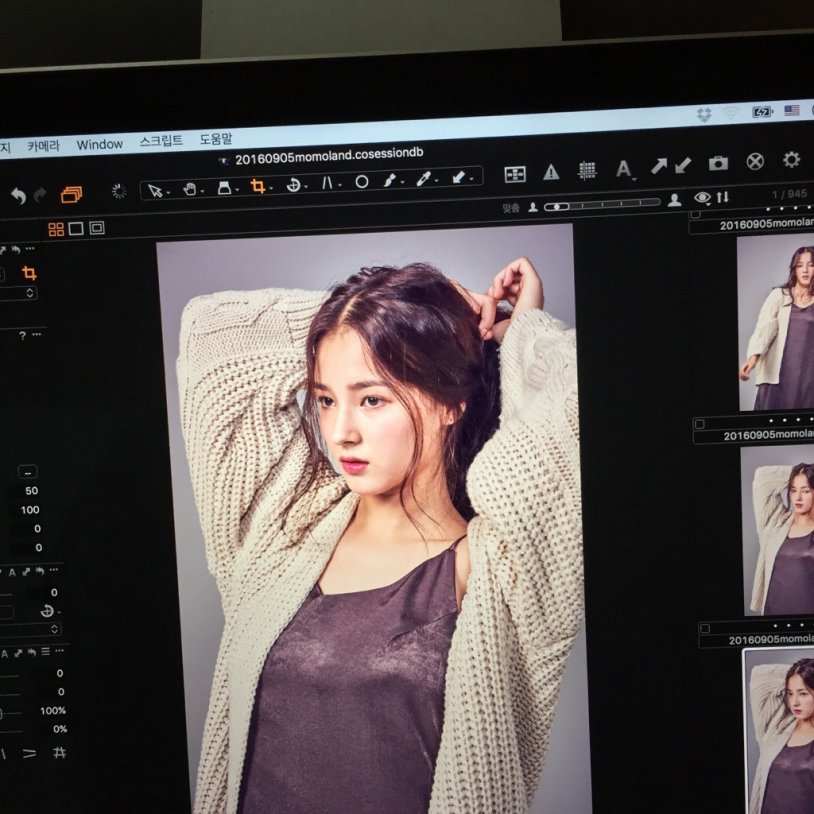 Nancy is changing the momoland photo