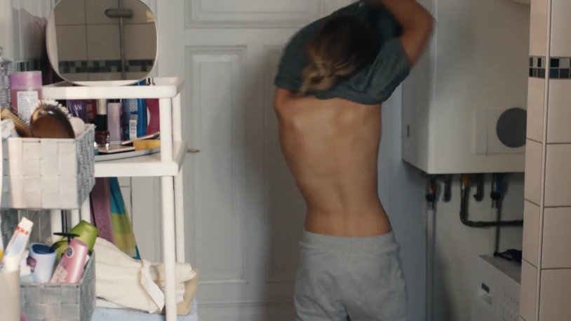 Dr. House and Caddy kiss