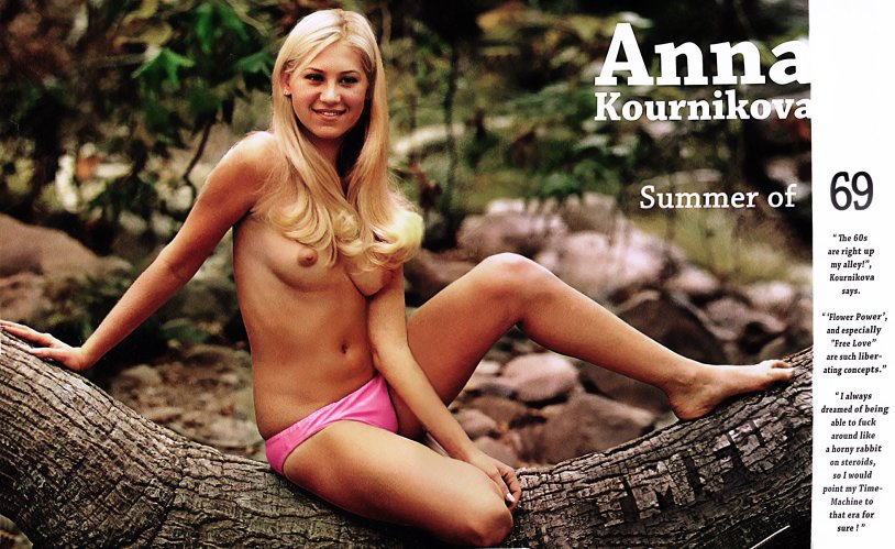 Tennis Anna Kournikova without panties