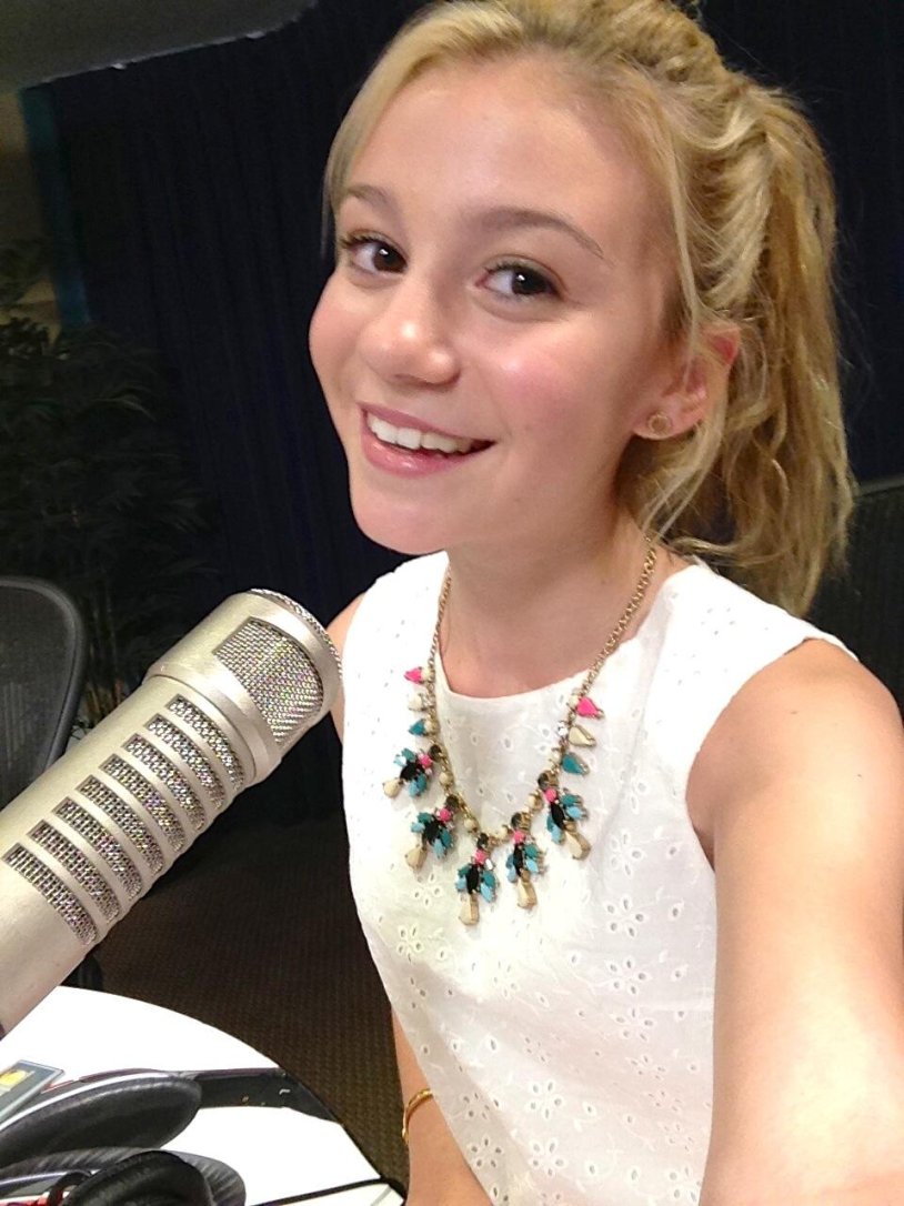 Ji Hannelius and Dog