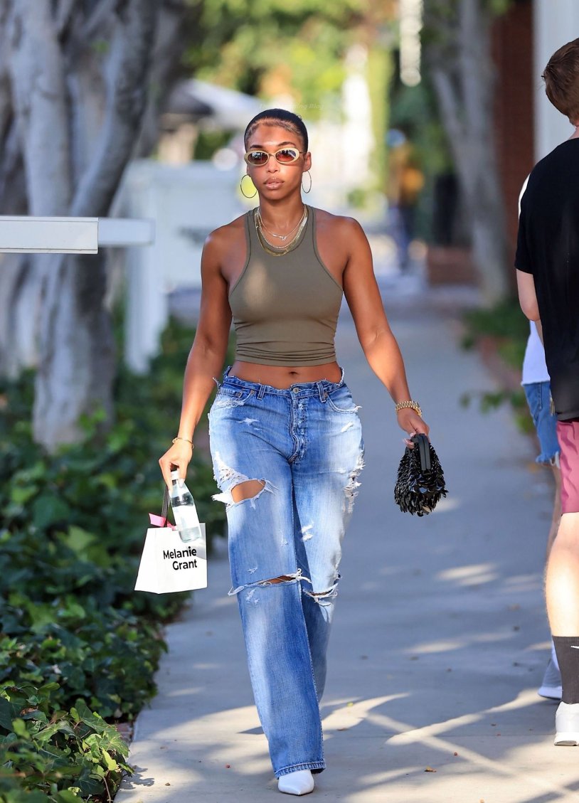 Lori Harvey lost weight