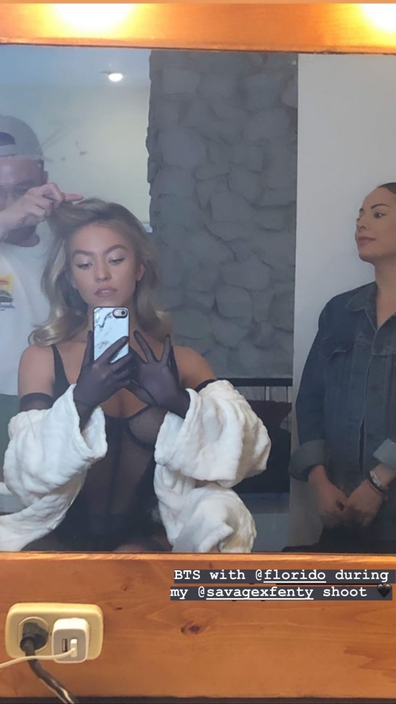 Private nude selfie blonde