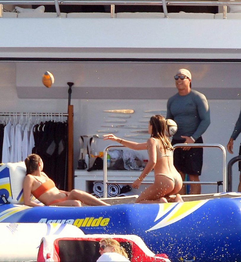 Sistin Stallone Bikini