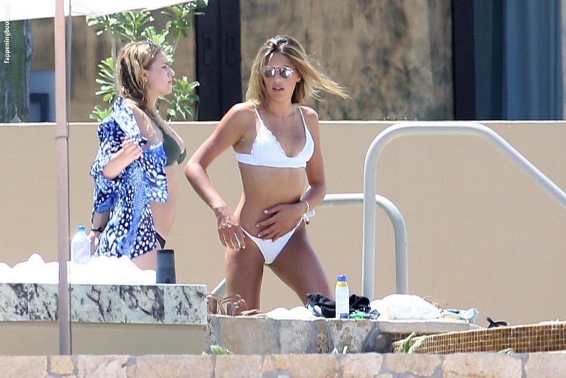 Sistine Stallone +18