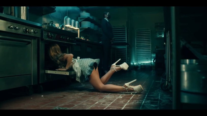 Ariana Grande exposed