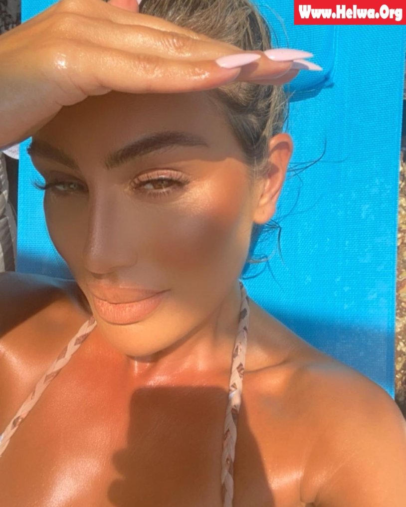 Maya Diab to plastic