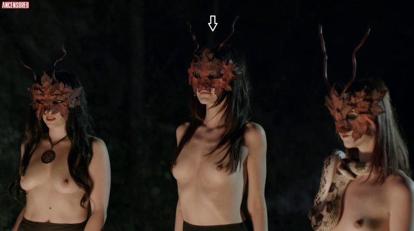 Linda Hamilton in his youth naked