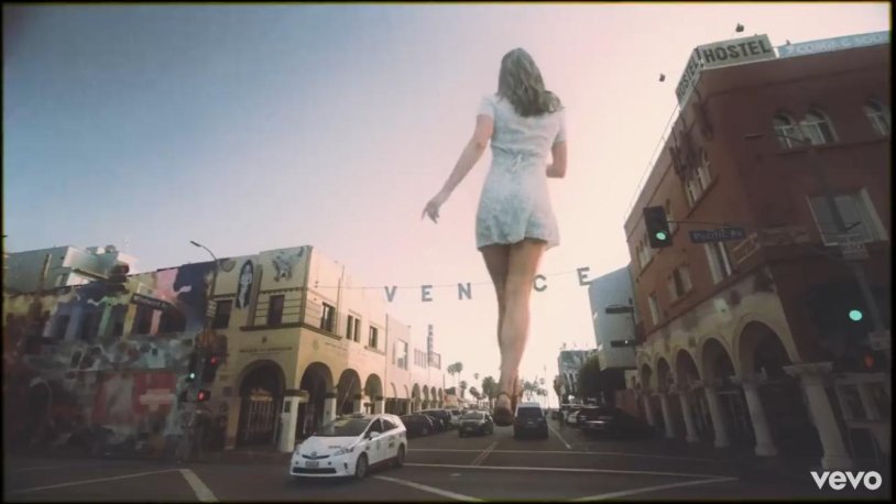 Lana del Rey on stage