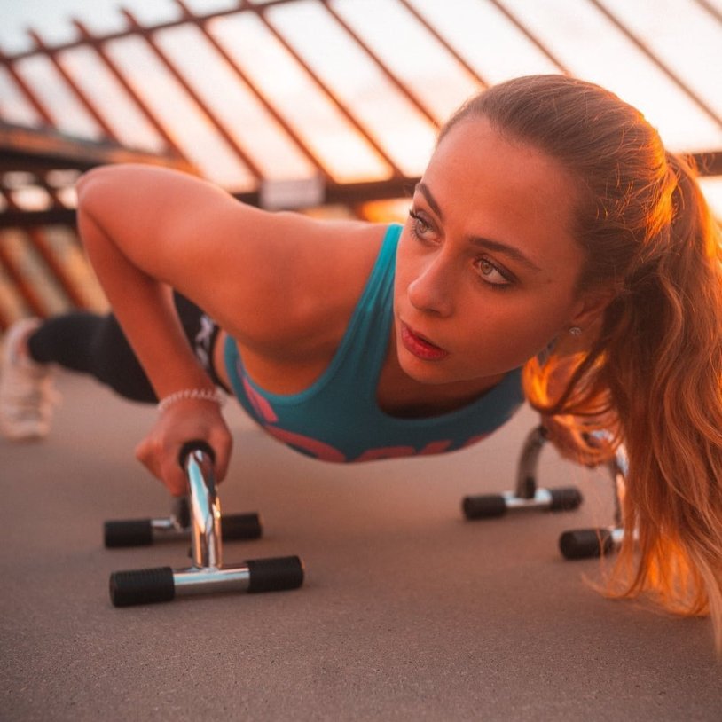 Sofia Flersh in a swimsuit