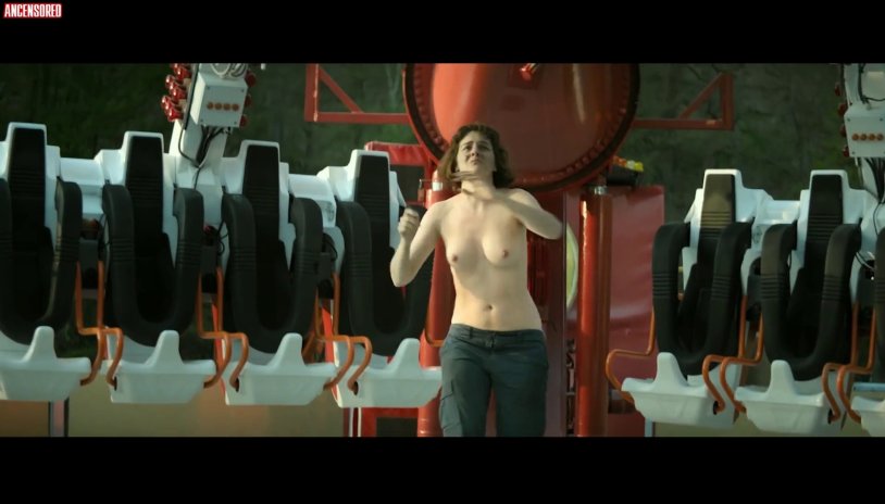 Noemi Merlan Kurios Scene