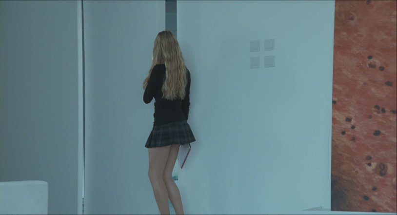 Amanda Seyfrid is sung