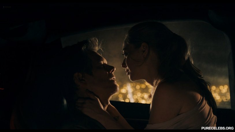 Amanda Michel Seyfrid naked