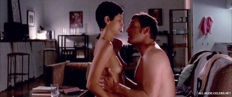 Actress Morena Bakkarin nude