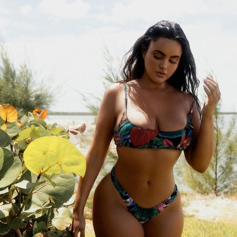 Alexas Morgan Scooby