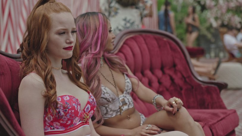 Madelin Petsh in underwear