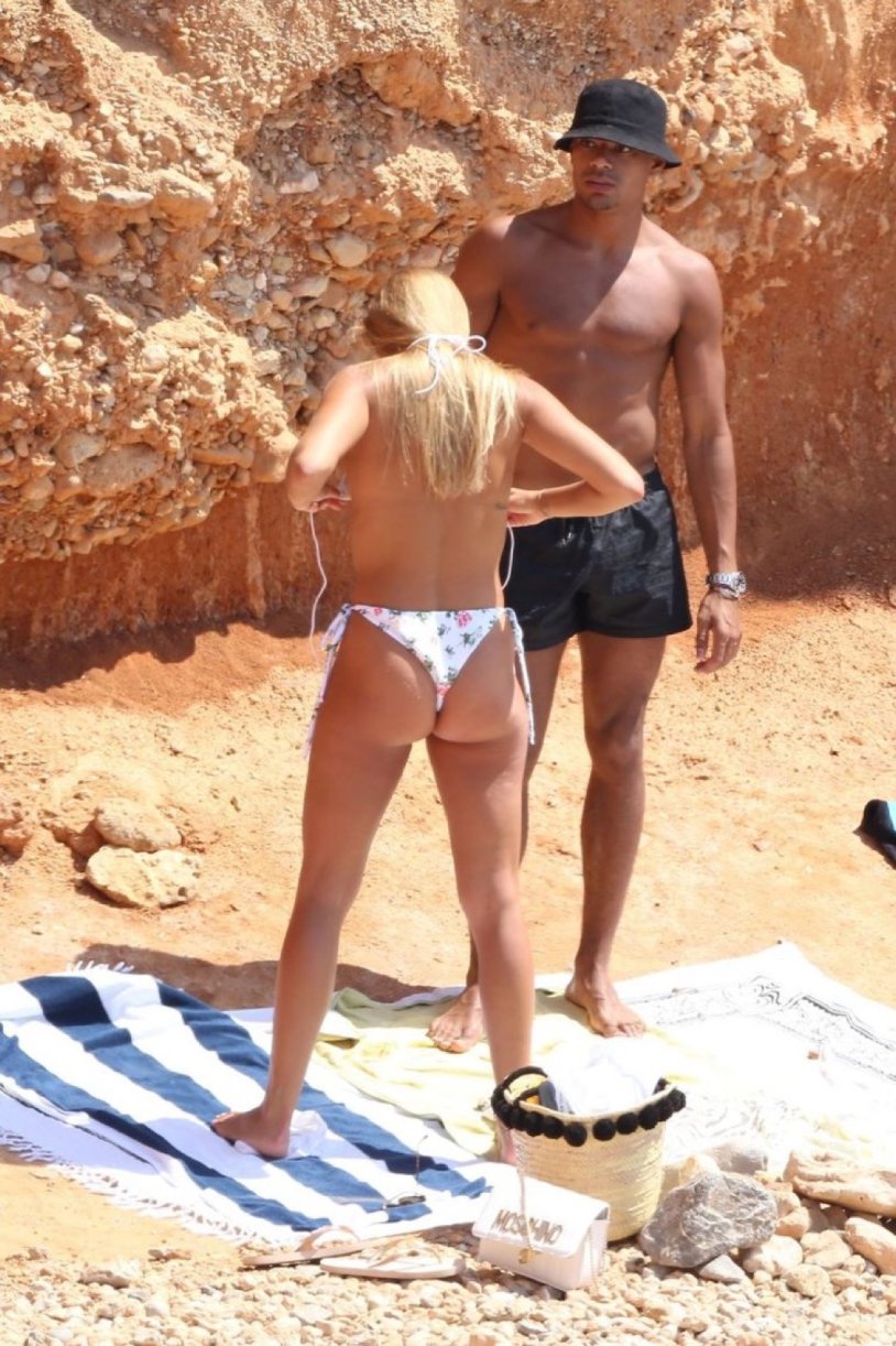 Megan Barton Hanson Bikini