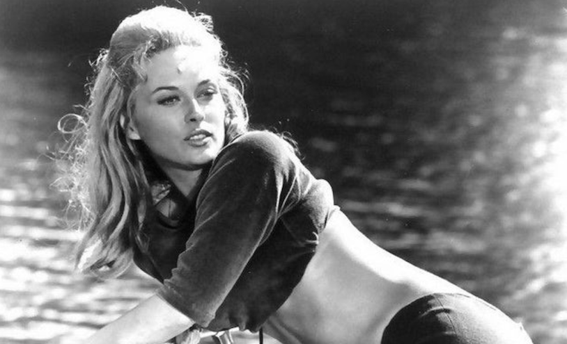 Fei Danai photo legs