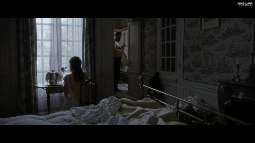 Isia Izhlen Izïa Higelin naked