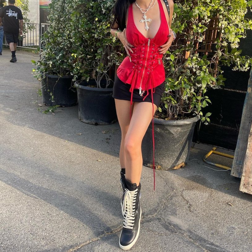 Maggie Lindemann Makeup