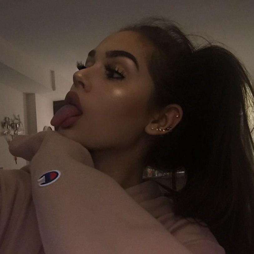 Maggie Lindemann Selfie 2022