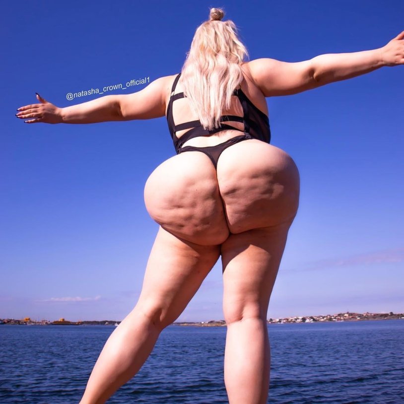 Наташа Бедингфилд сиськи