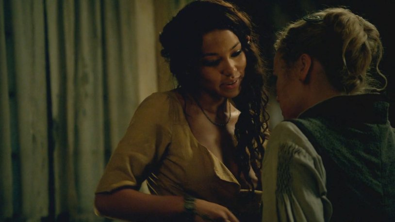 Jessica Parker Kennedy Hot