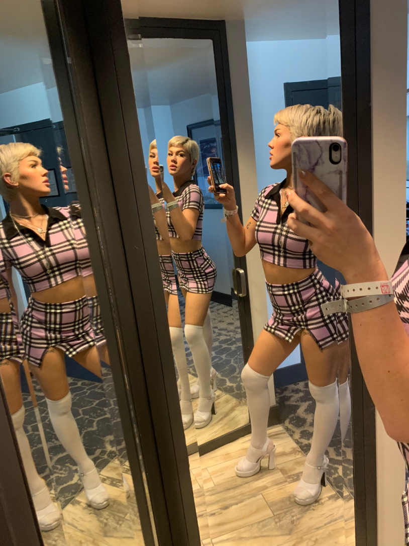 Bet Bers two girls on shallows