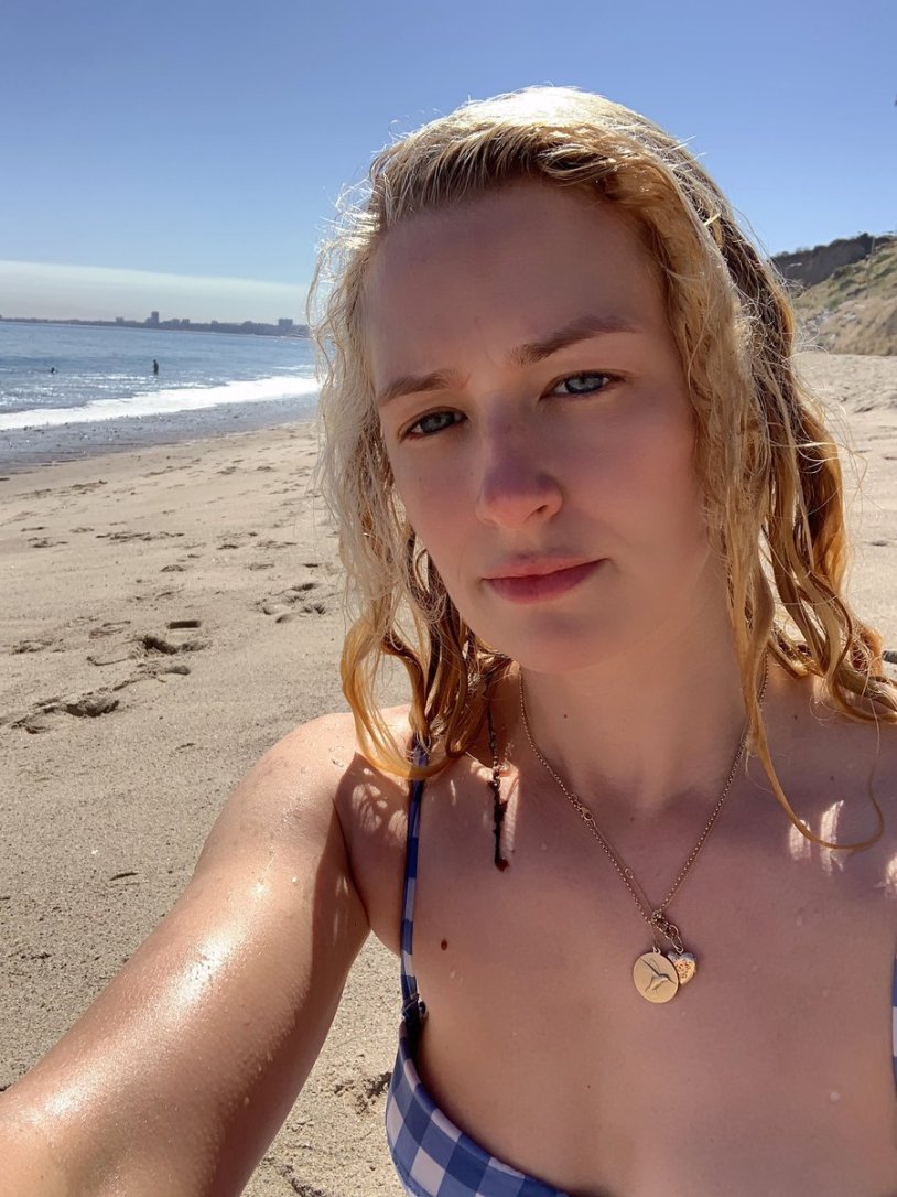 Kat Dennings Two girls on Meli Bust