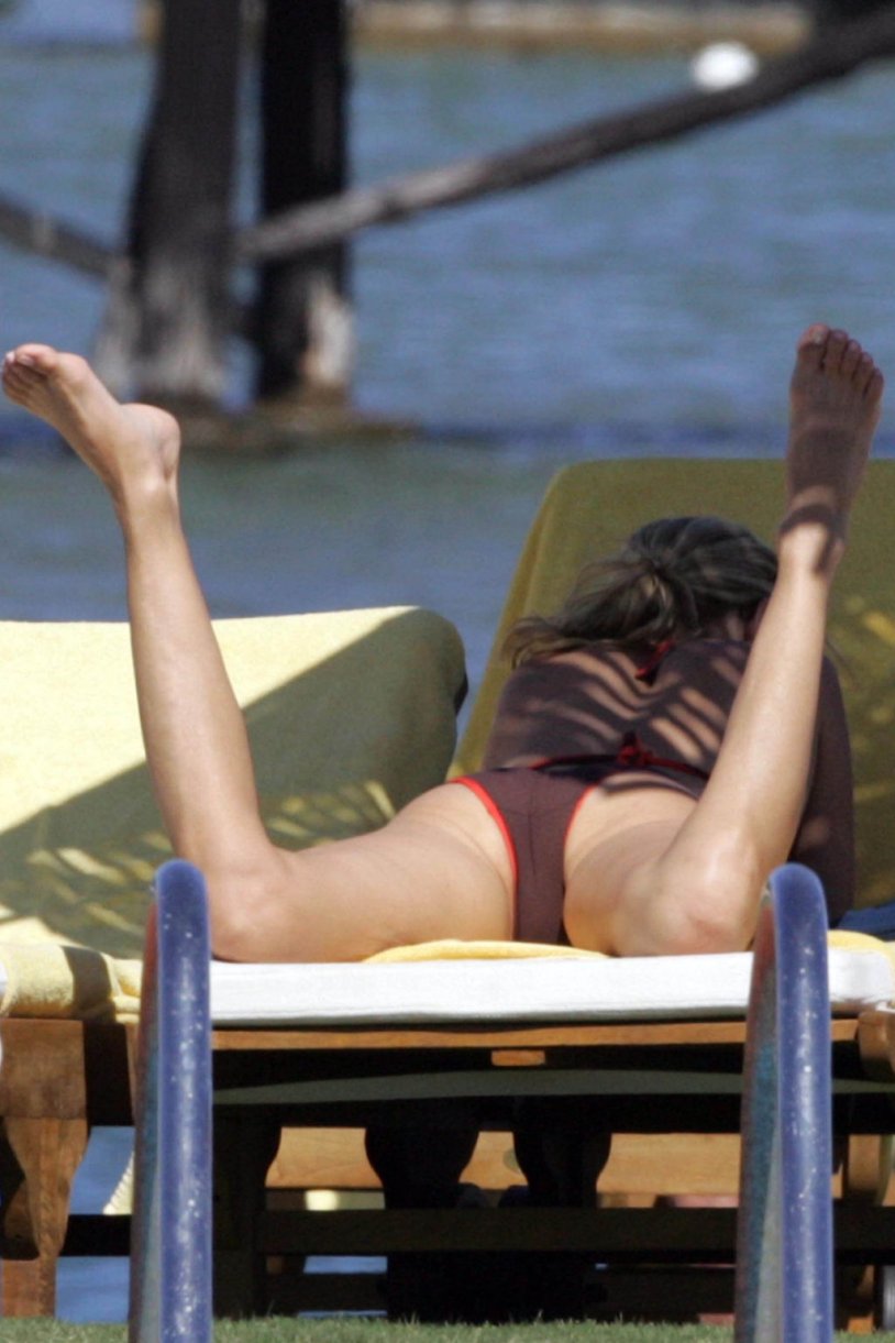 Owen Catherine Kelly legs