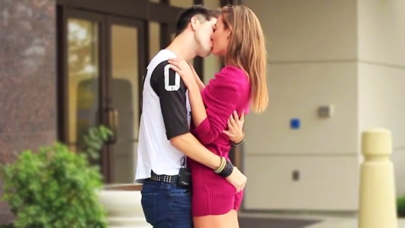Kissing Prank Gerl