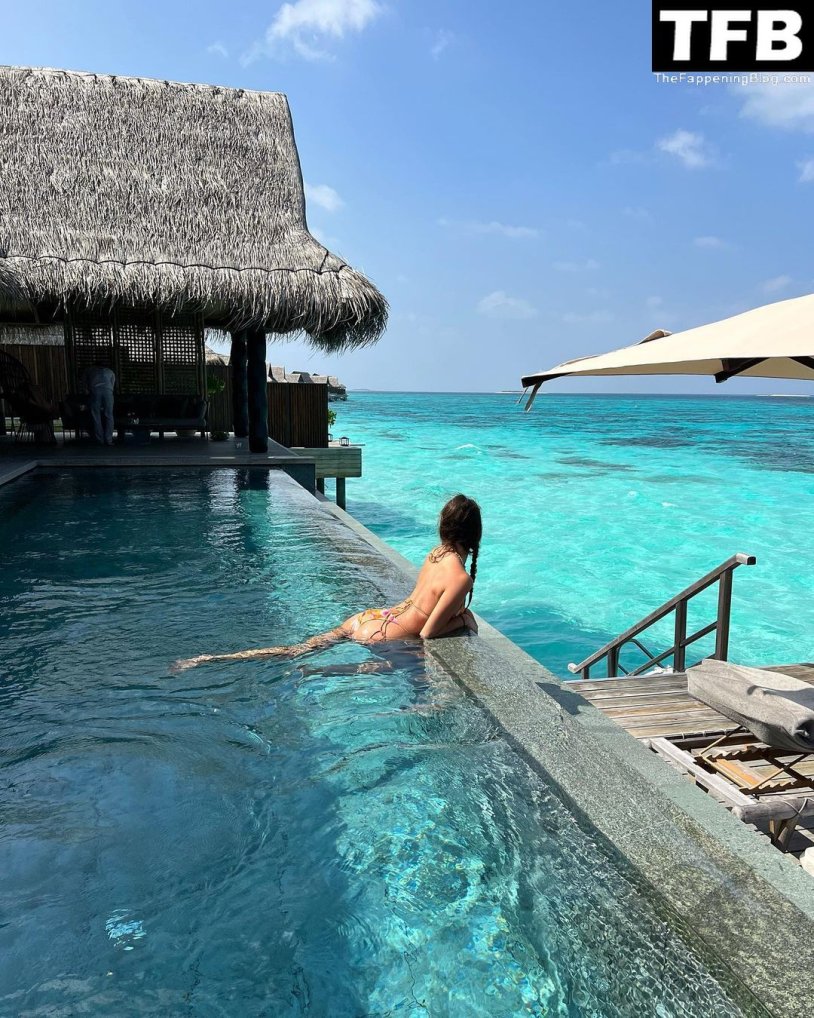 Model Carina Zavline